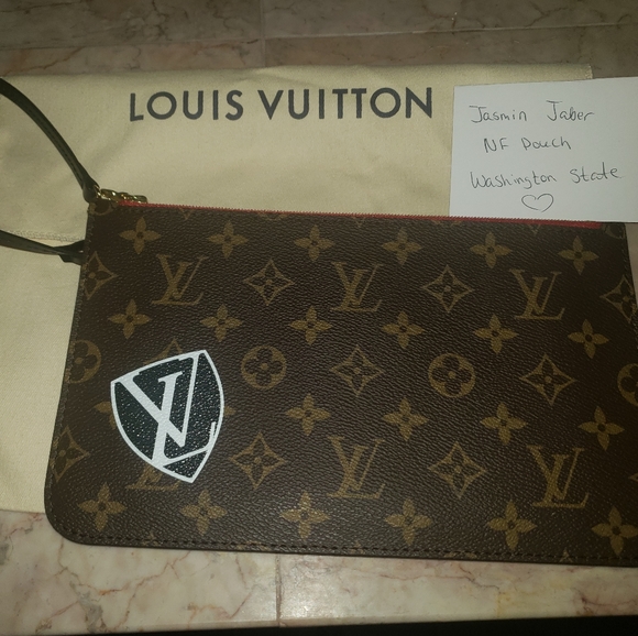 Louis Vuitton wristlet - Picture 1 of 1